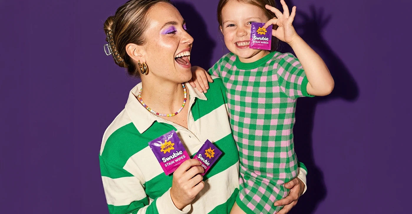 Mama en kind met Swubie vlekkendoekjes